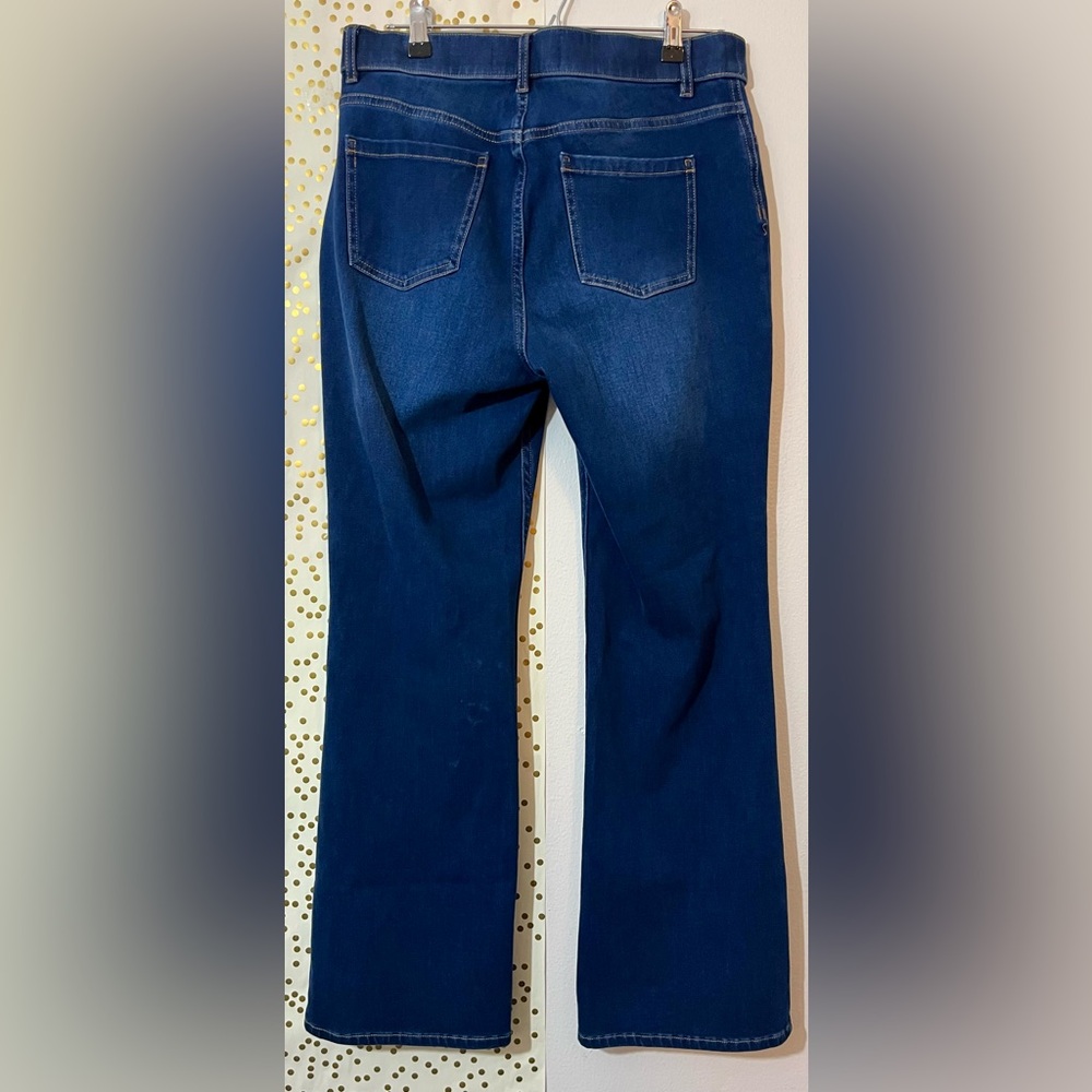 Soft Surroundings Deep Blue Ultimate Pull-On Bootcut Jeans size Medium - Picture 2 of 9